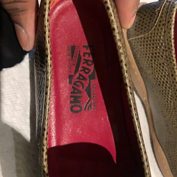 100% Women’s Authentic Ferragamo leather Slides - Picture 3 of 6